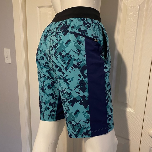 Lululemon Shorts Mens Camo Stretchy Gym Casual Drawstring - Picture 3 of 6